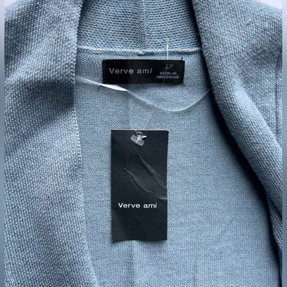 sweater - Picture 4 of 4